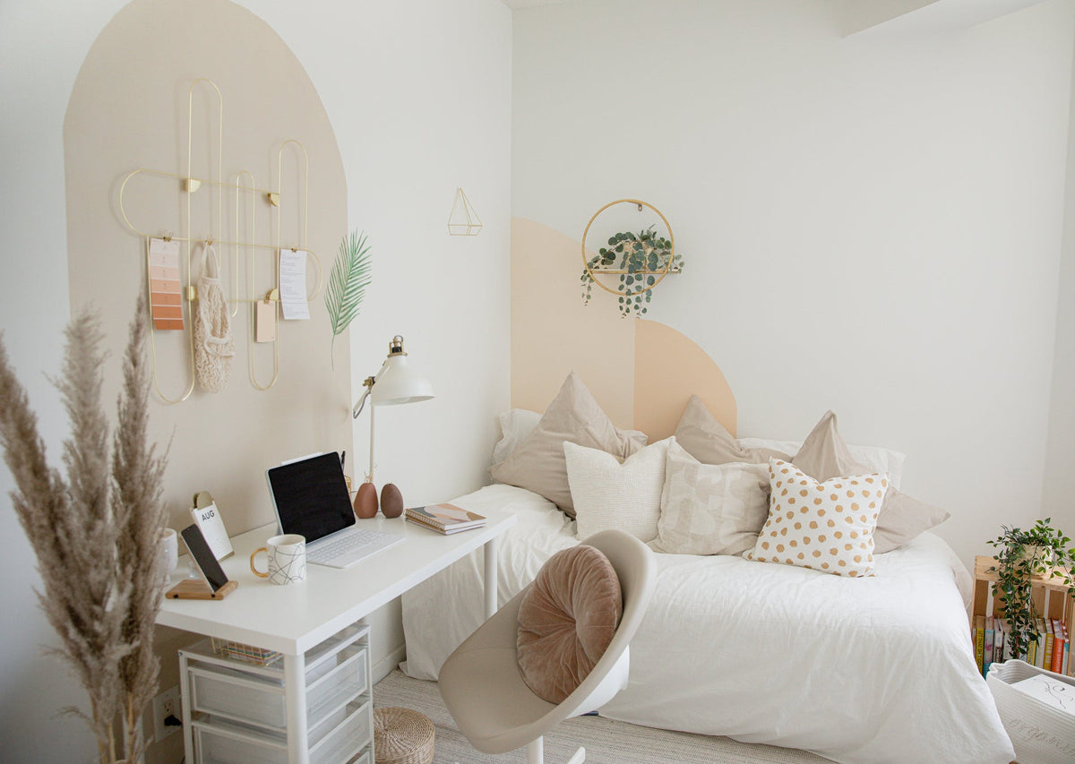 Coin bureau et assise blanche